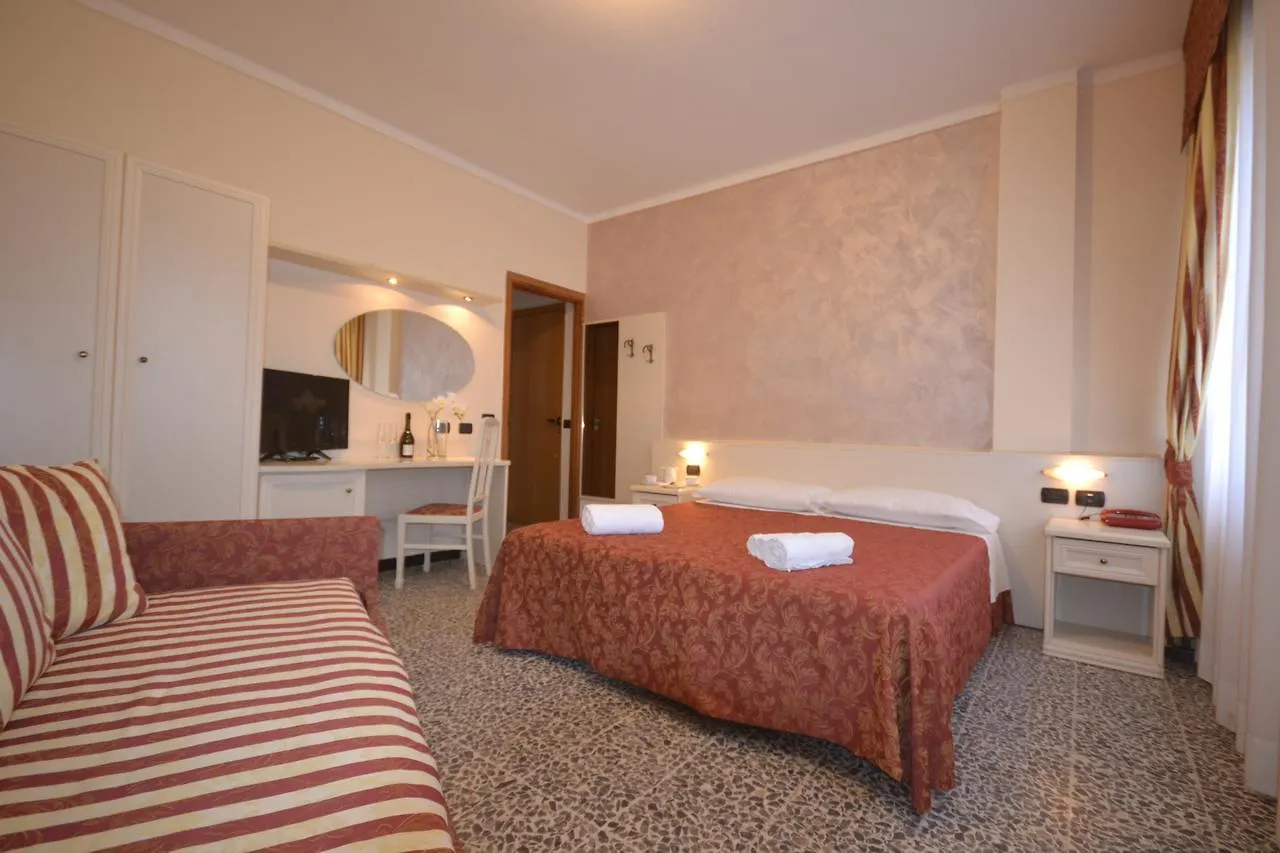 Gold Hotel Bordighera 3*,